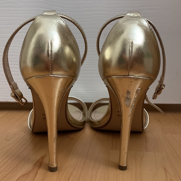 Gold heels - Picture 2 of 5